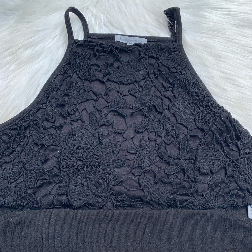 Black Floral Crop Top (CHARLOTTE RUSSE)